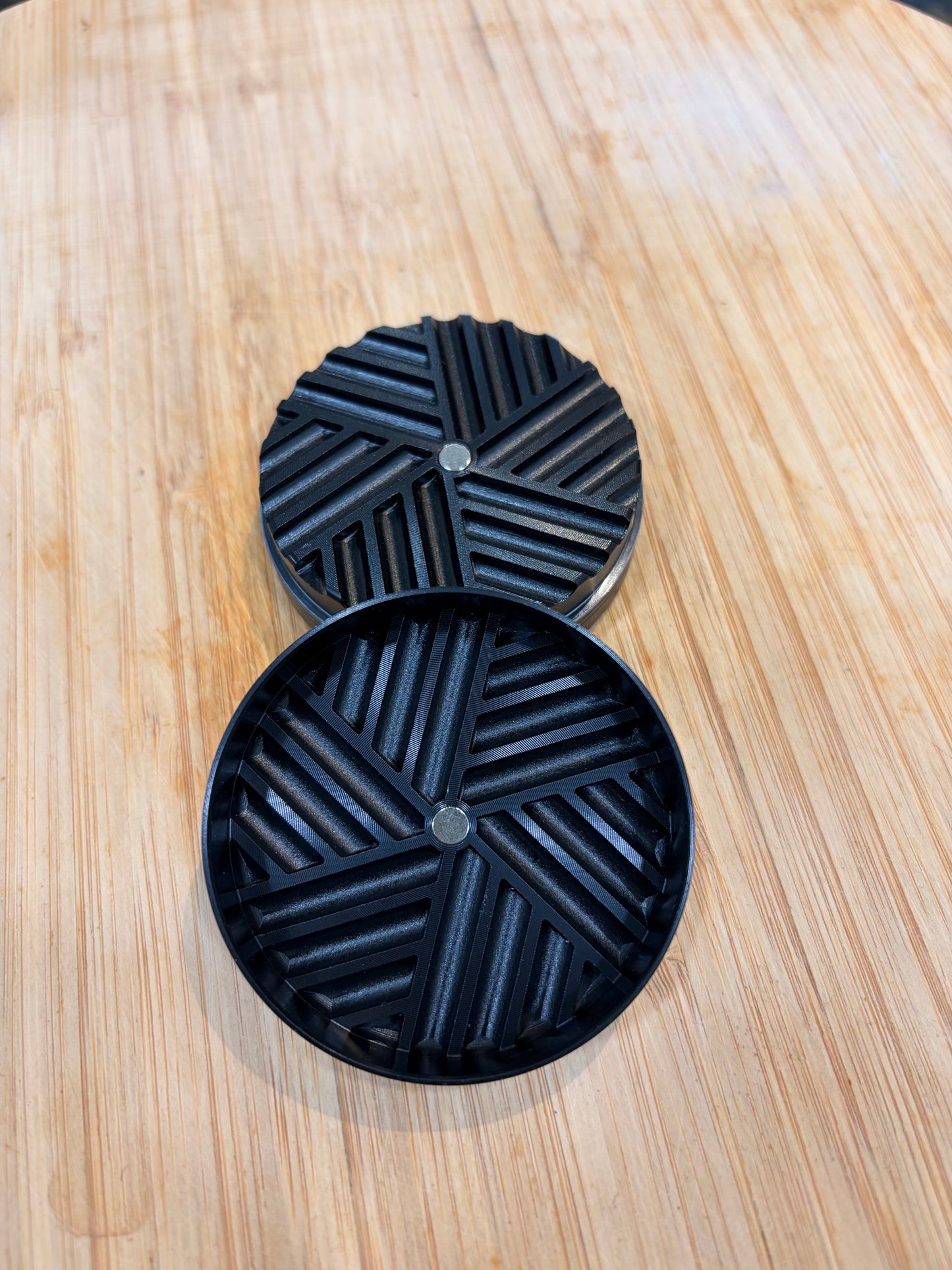 GRINDER METAL SANS DENTS 63mm