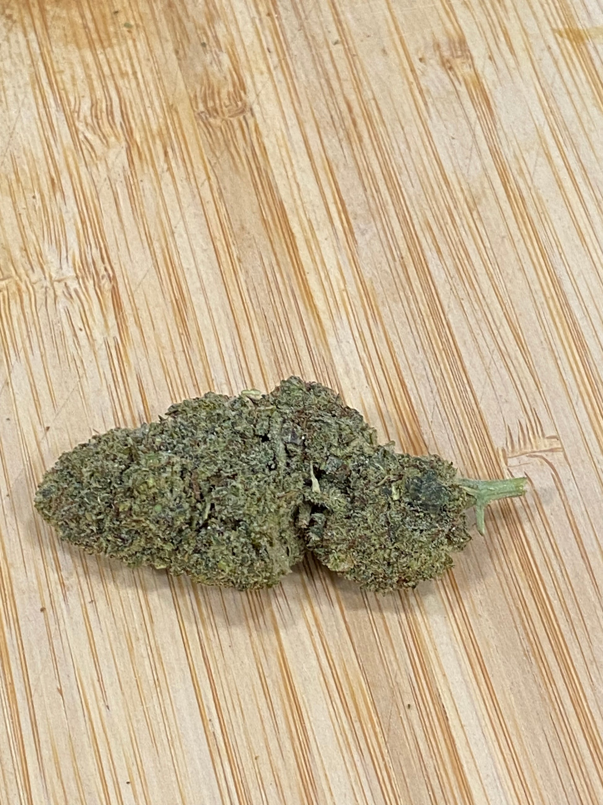 20% 10-OH-HHC, Fleurs de CBD, arômes naturels et relaxants,légales, bio, pas cher, cbd pour dormir, contre le stress, sucré, boisé, floral, neo, puissant, Green, impact 