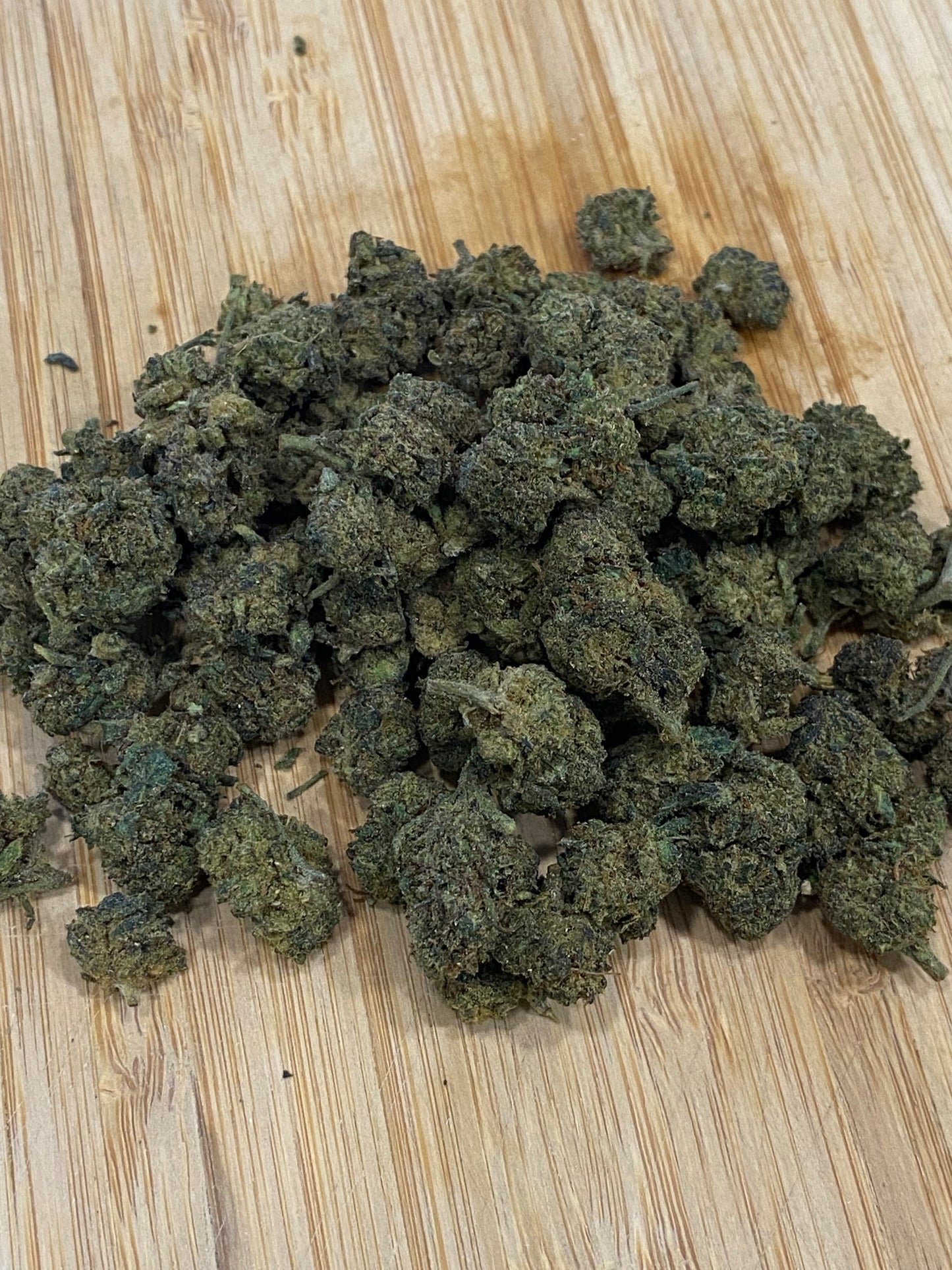 Fleurs de CBD, arômes naturels et relaxants,légales, bio, pas cher, cbd pour dormir, contre le stress, sucré, boisé, floral, france, neo, indoor, puissant