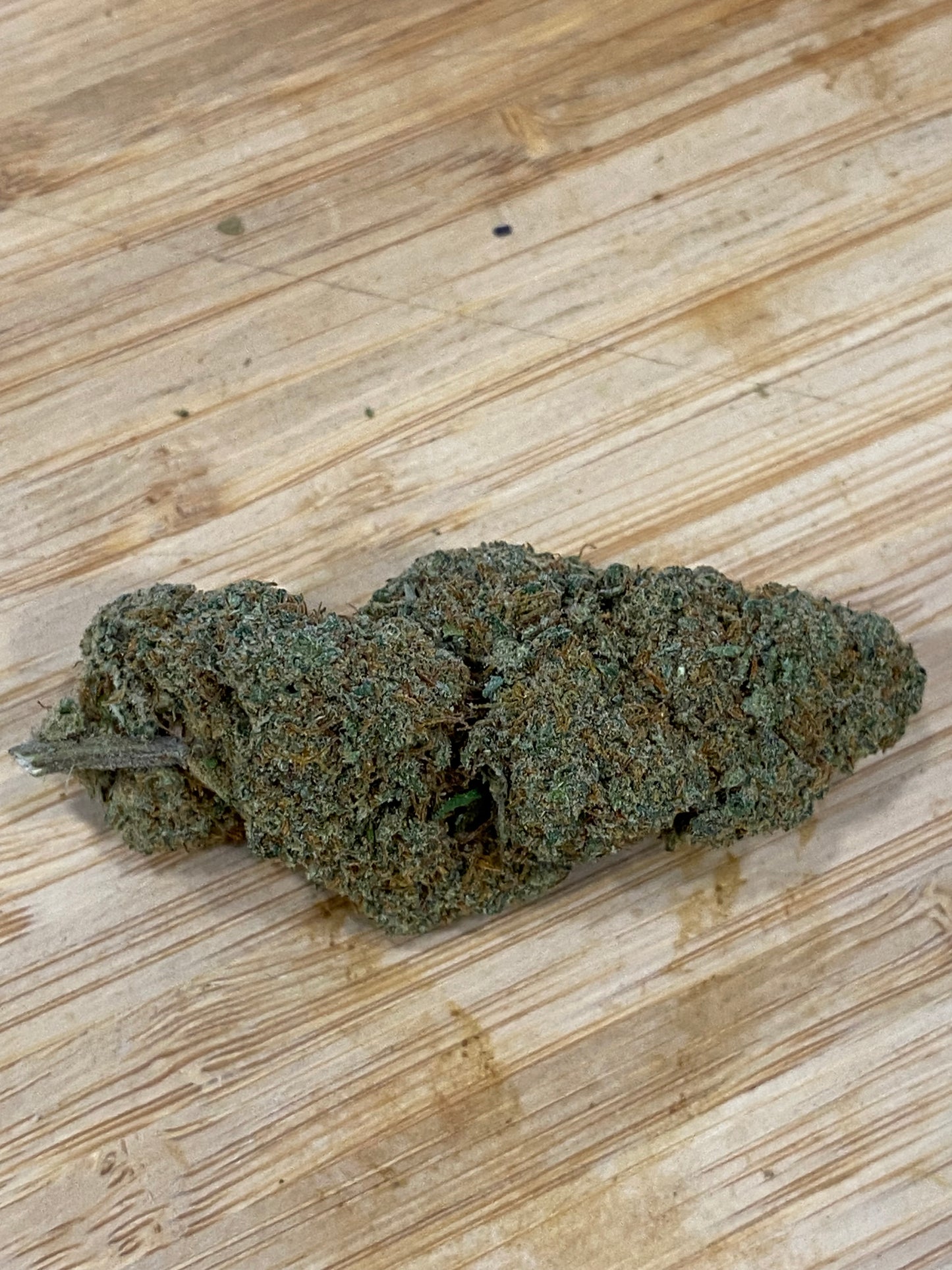 Fleurs de CBD, arômes naturels et relaxants,légales, bio, pas cher, cbd pour dormir, contre le stress, sucré, boisé, floral, suisse, jungle, indoor