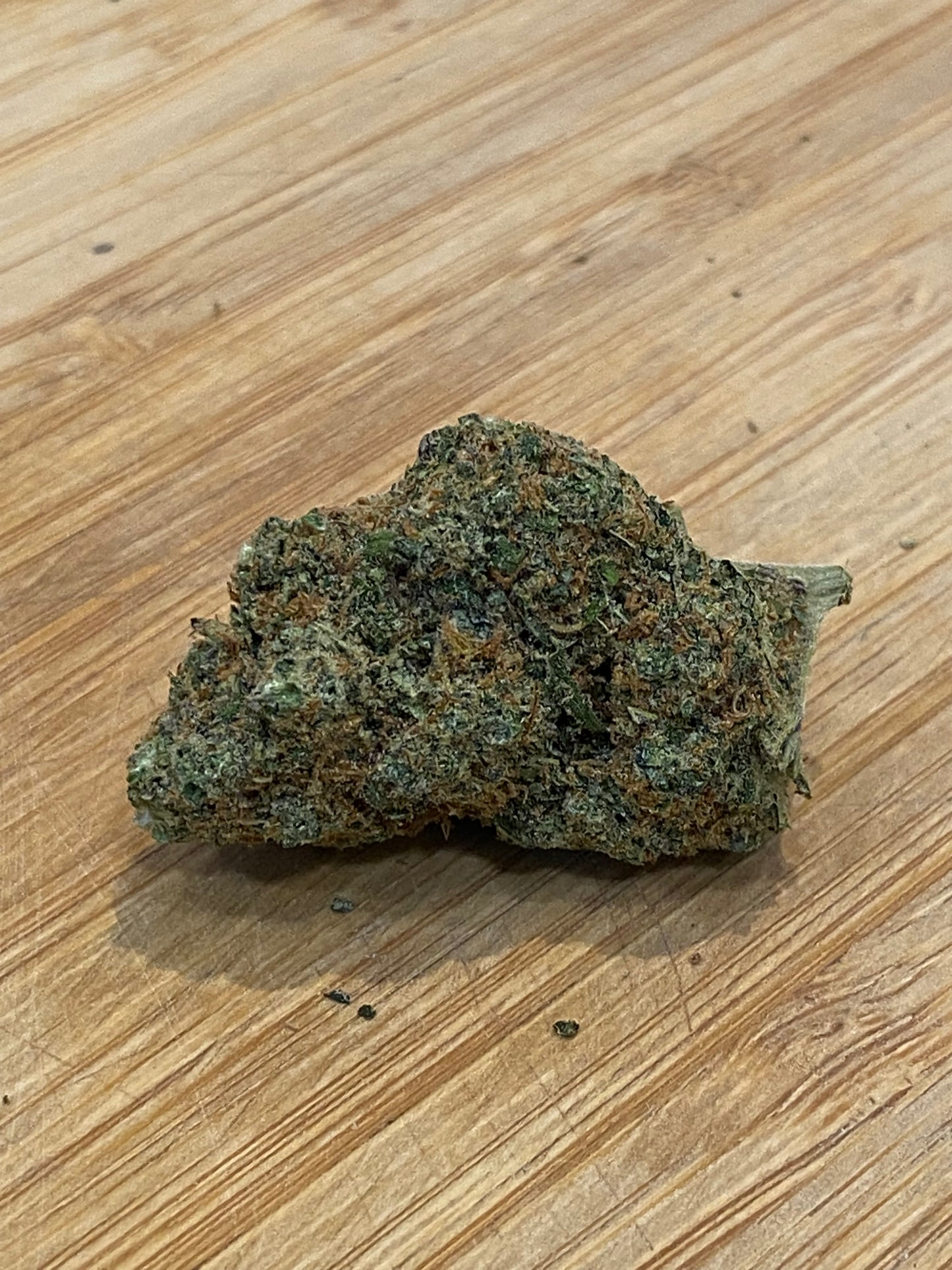 Fleurs de CBD, arômes naturels et relaxants,légales, bio, pas cher, cbd pour dormir, contre le stress, sucré, boisé, floral, suisse, hydroponie, indoor, orange