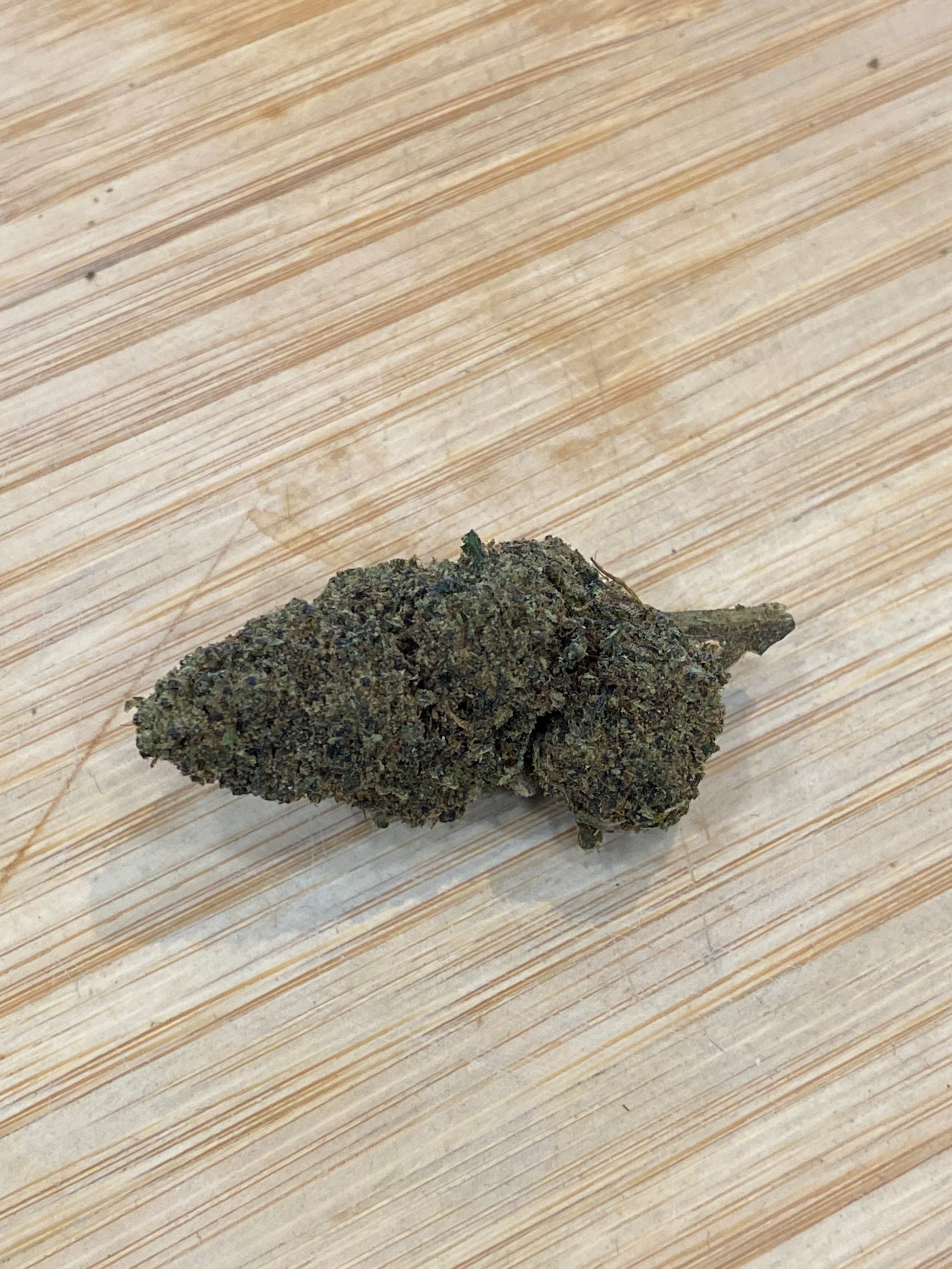 peach, puissant, effets, neo, sommeil, Fleurs de CBD, arômes naturels et relaxants,légales, bio, pas cher, cbd pour dormir, contre le stress, sucré, boisé, floral,relaxant