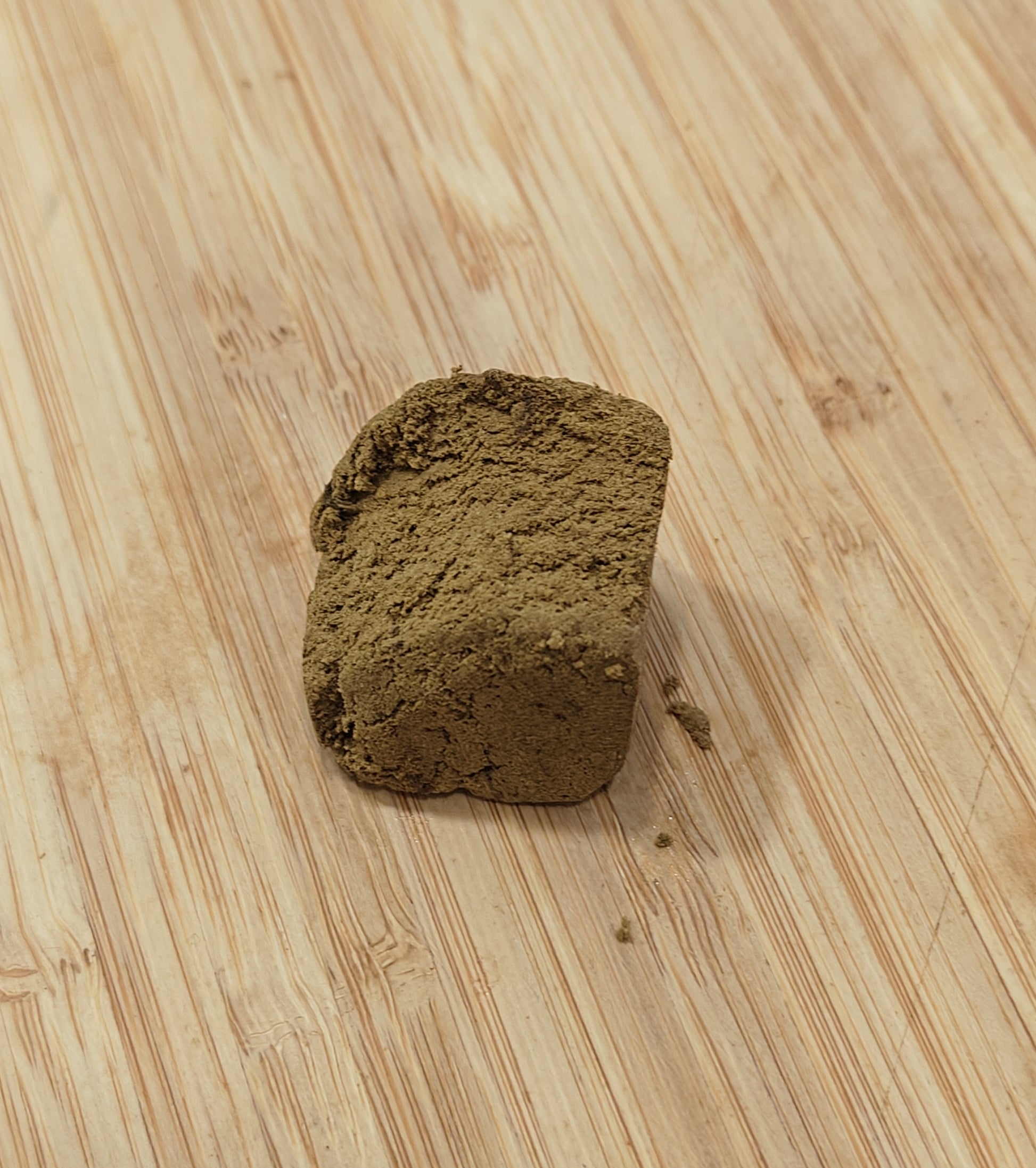 résine de CBD, hash, pollen, qualité premium, détente, relaxation, apaisants, made in France, mousseux, friable, france